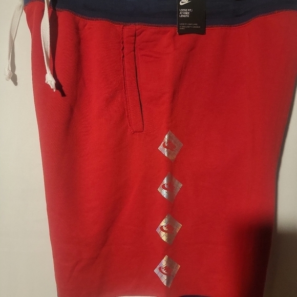 Men's Nike Sportswear Y2K Terry Fleece Sweat Shorts Red Size Large CI2996-611 - Picture 7 of 7